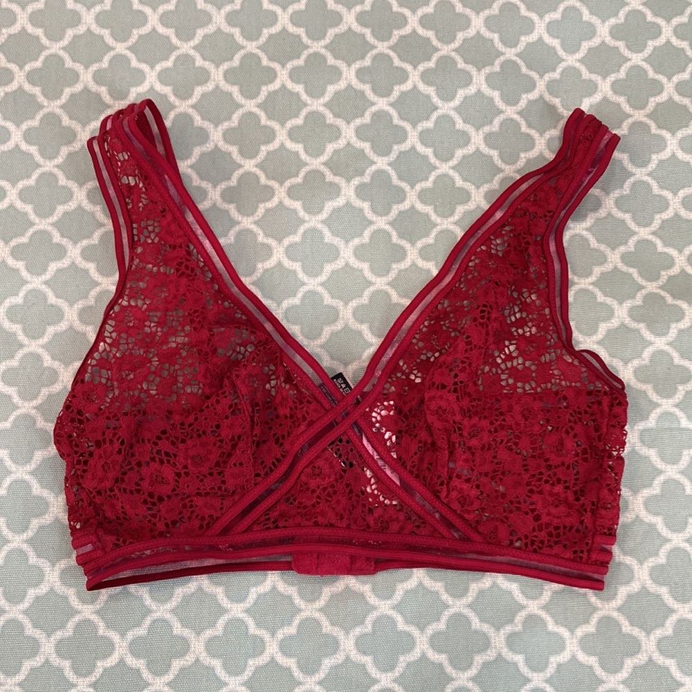 Victoria’s Secret Very Sexy Red Unlined Lace Bralette XS NWT